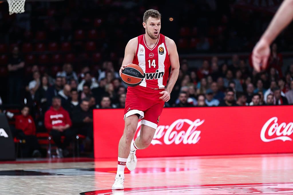 Истерия за билети за мача на Везенков! Огромна подкрепа чака Олимпиакос