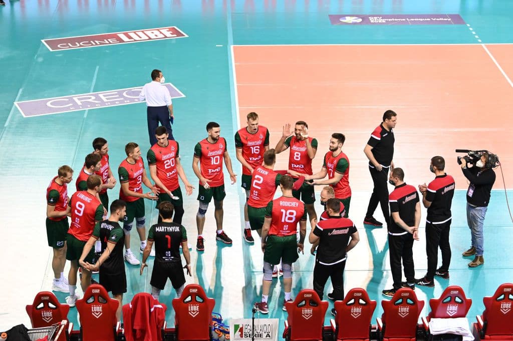 Симеон Николов, Пламен Константинов и Локо Новосибирск стигнаха до решаващ пети мач със Зенит