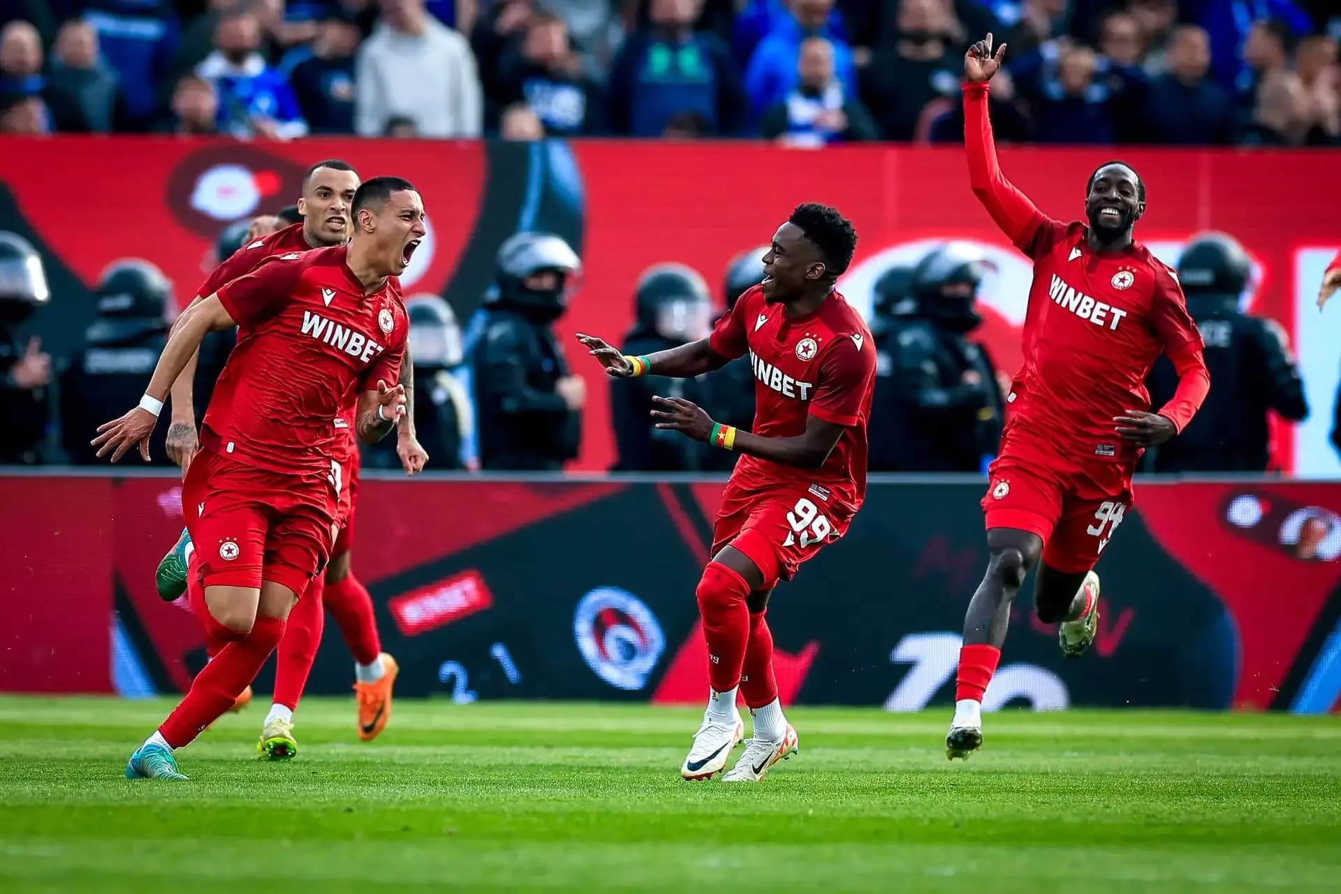 ЦСКА гони Европа