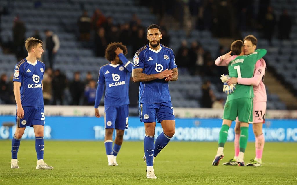 Лестър удари дъното