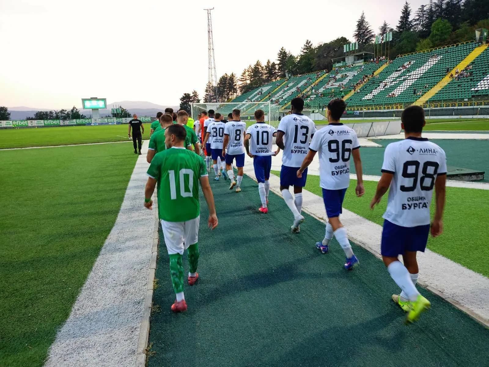 Черноморец (Бургас) прегази Пирин с 3:0 и задълбочи кризата в Благоевград