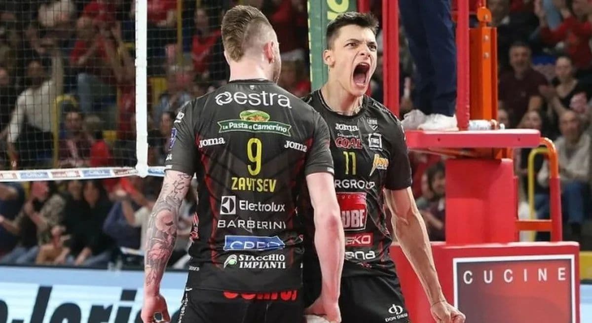 Български триумф в Италия: Алекс Николов е MVP с 5 аса, Руси Желев наниза 30 точки   