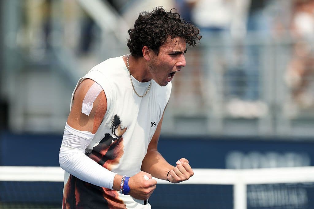 Иван Иванов стартира с победа в Дубровник