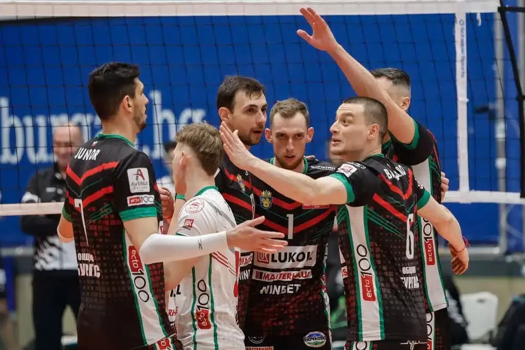 Нефтохимик 2010 изравни Локомотив Авиа