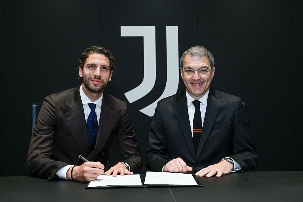 Локатели остава верен на Юве