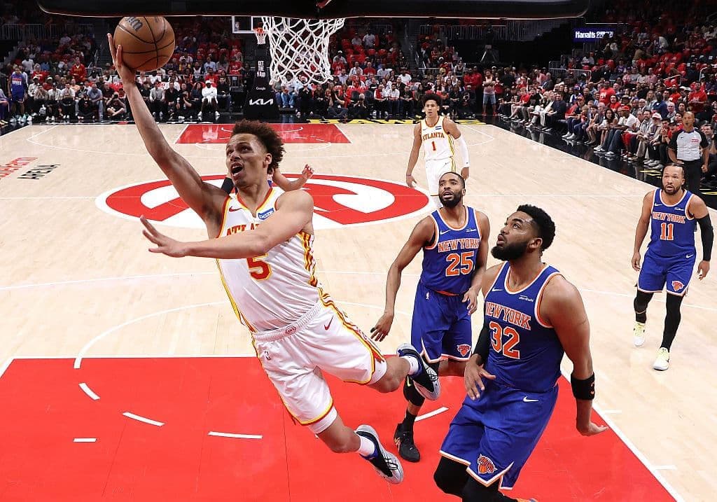 Макколъм с решаващ фейдъуей в края, Атланта поведе с 2:1 срещу Ню Йорк