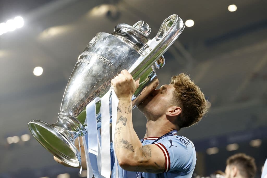 Манчестър Сити ще има трудно лято