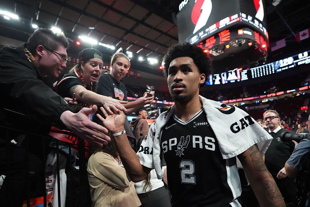Сан Антонио обърна мача без Уембаняма