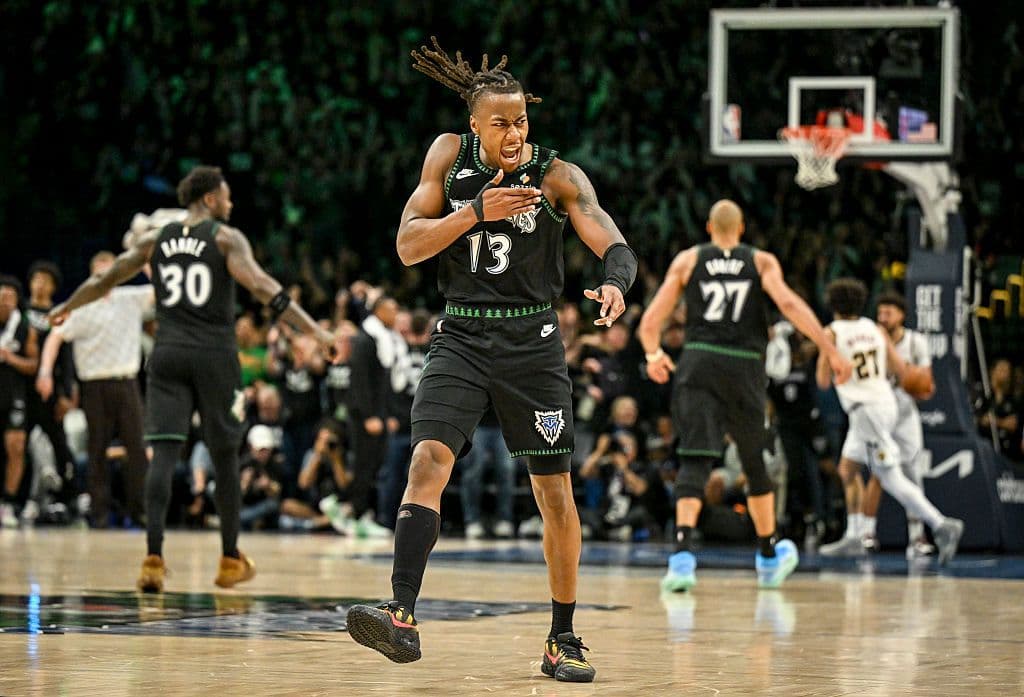 Минесота поведе с 3:1 срещу Денвър