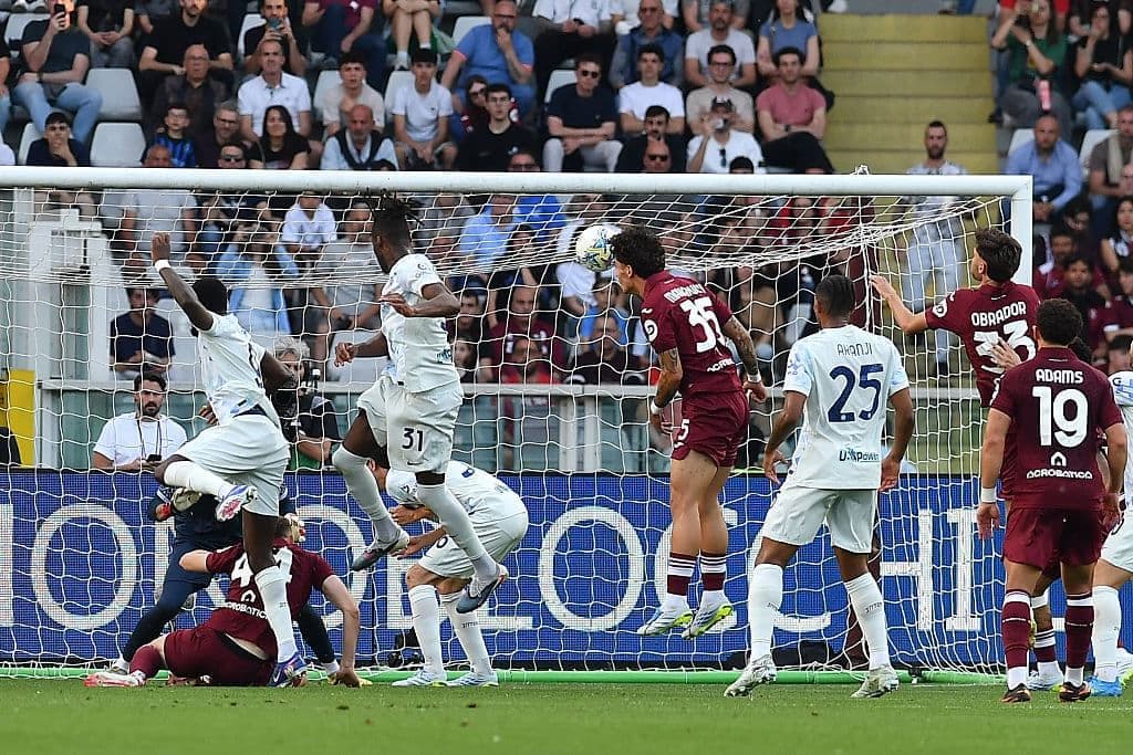 Интер изпусна да увековечи ,,Скудетото’’, след като се издъни срещу Торино