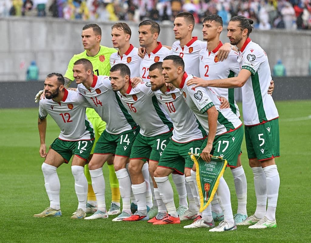 Селекционерът на България Александър Димитров определи състава на „лъвовете“ за предстоящите приятелски срещи с Черна гора и Молдова.
