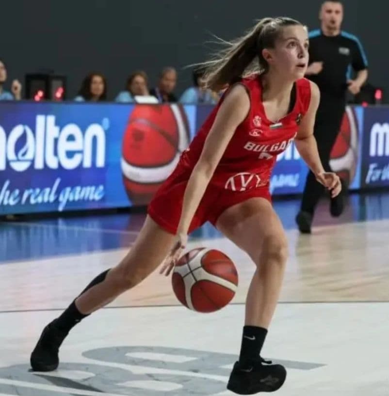 България U18 надви Швейцария и продължава уверено на ЕвроБаскет