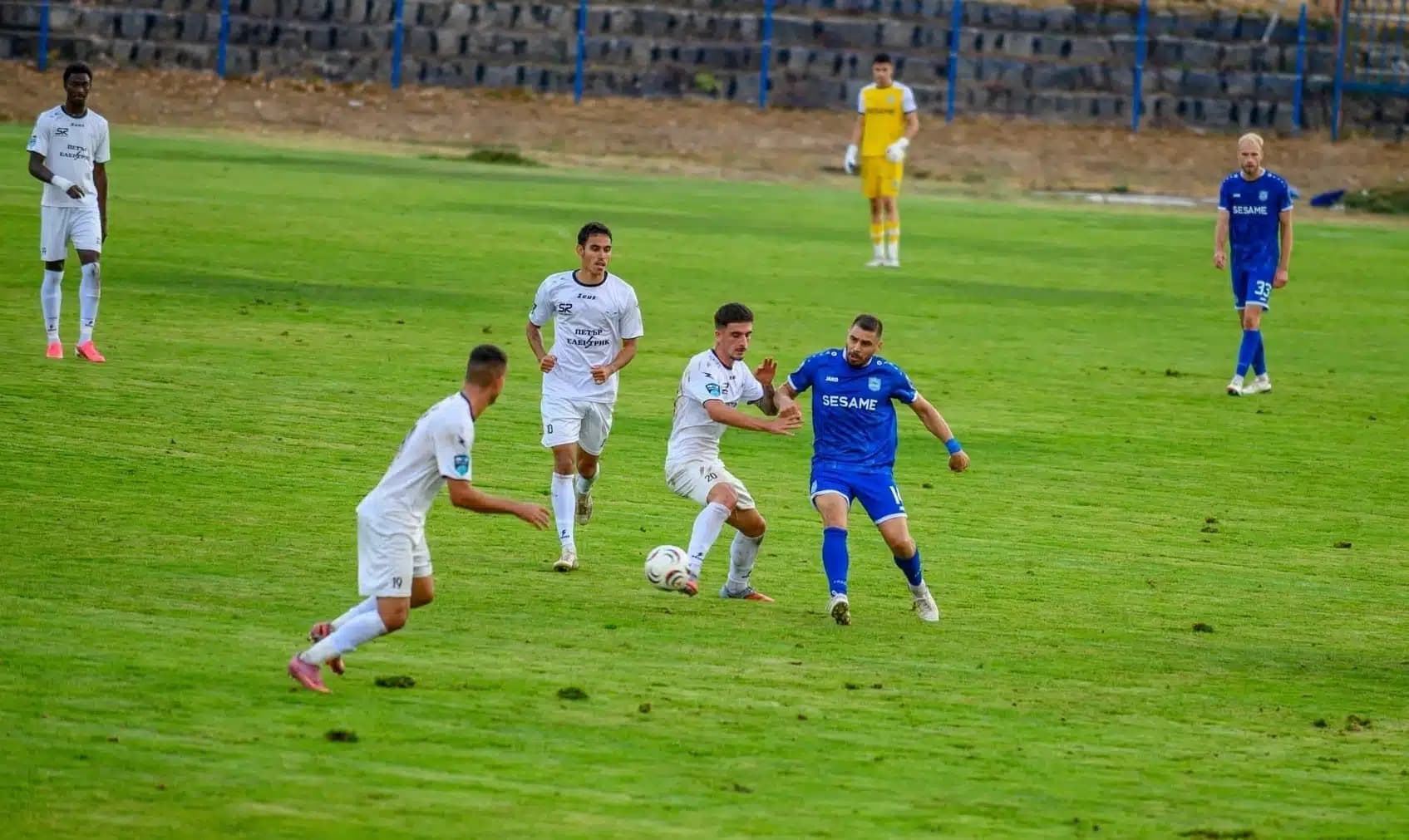 Спортист и Локо (ГО) не излъчиха победител във Втора лига