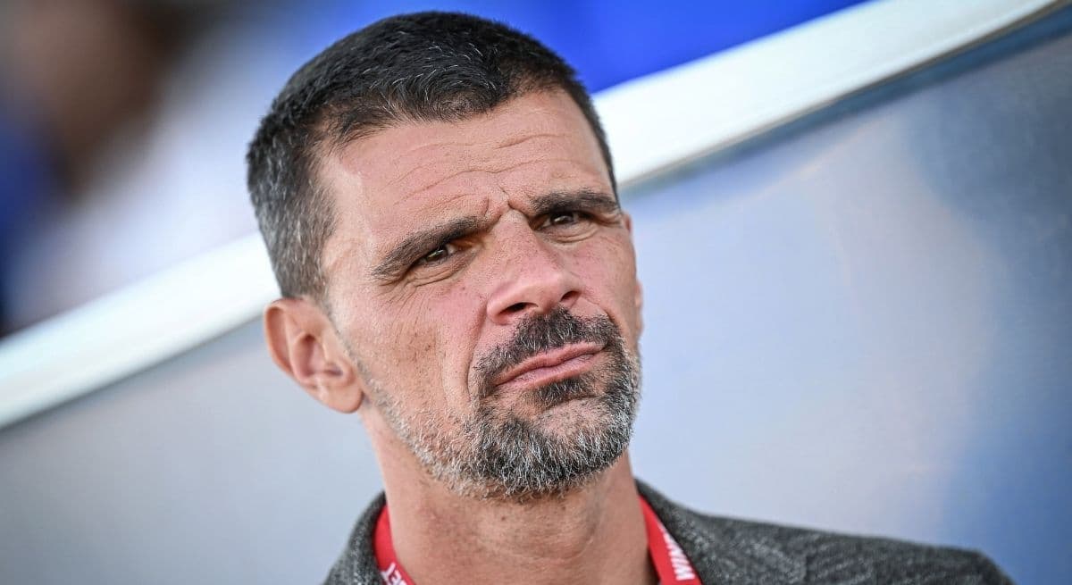 Валентин Илиев избухна срещу съдийството: За пореден път играем срещу 14 човека!